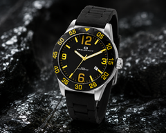 Oceanaut Women's Aqua One black Dial Quartz Watch with Silver Stainless Steel Bracelet – 48mm | 200M Water Resistant