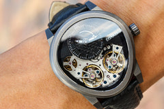 Egard Quantus Carbon-Beast AUTO – Swiss Automatic 43mm Gunmetal Watch with Curved Sapphire Crystal & Carbon Fiber Strap