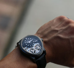 Egard Quantus Carbon-Beast AUTO – Swiss Automatic 43mm Gunmetal Watch with Curved Sapphire Crystal & Carbon Fiber Strap